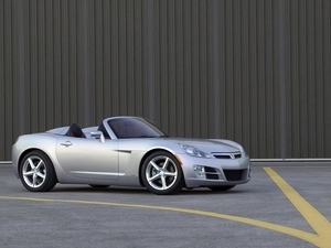 Saturn Sky, Glass