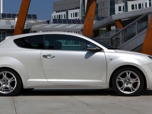Alfa Romeo MiTo, side