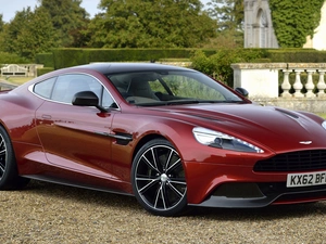 Aston Martin Vanquish, side