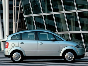 Audi A2, Right side