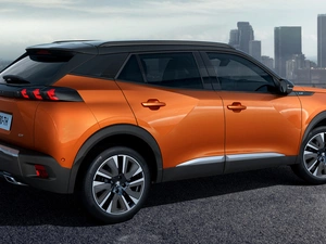 Peugeot 308 GTi, side