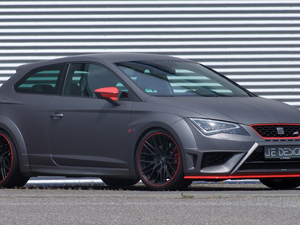 Seat Leon Cupra, side