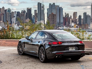 Porsche Panamera Turbo, skyscraper, fence, 2017