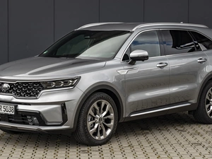 Toyota Silver, Kia Sorento