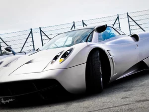 Automobile, Pagani Huayra, Sport