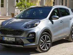 Toyota Silver, Kia Sportage
