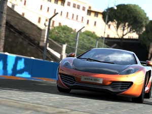 McLaren MP4-12C, Streets