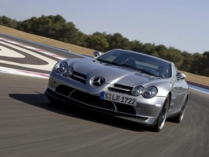 Time, Mercedes SLR, test