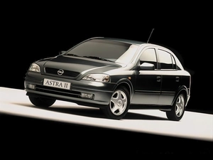 Opel Astra II, The four-