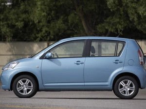 Dunlop, Daihatsu Sirion, tires