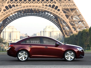 Eiflla, Chevrolet Cruze, tower