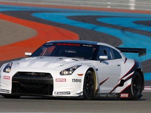 Nissan GTR GT1, track