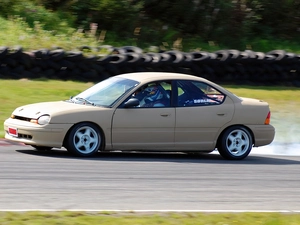 race, Chrysler Neon, track
