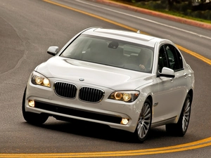 test, BMW 750Li, track