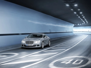 Bentley Continental GT, tunnel