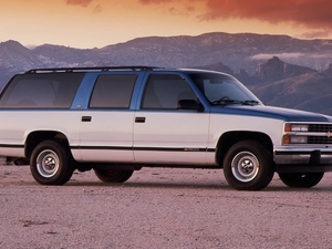 Chevrolet Suburban, Previous, version