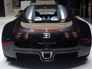 Black, rear, exhale, Veyron