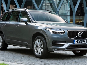 Volvo XC90, Front