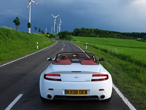 Windmills, Aston Martin V8 Vantage, Way