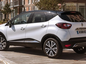 White, Renault Captur