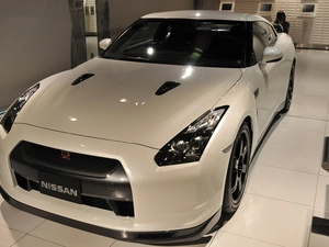 saloon, White, Nissan GT-R
