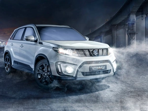 White, Suzuki Vitara