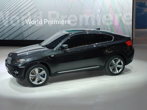 Premiere, BMW X6, World
