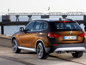 BMW X1, exhaust, bridge, system