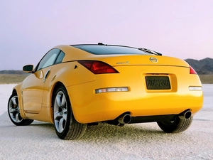 Yellow, Nissan 350Z